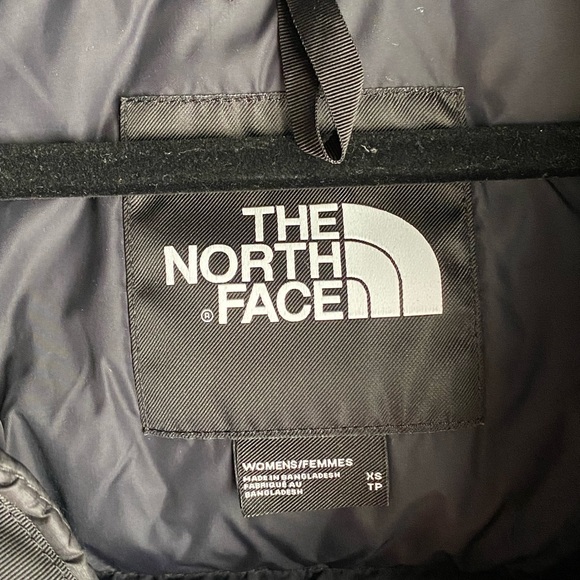 NEW with Tags North Face Women’s 1996 Retro Nuptse Jacket ( Size XS ) - Picture 9 of 11